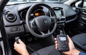 découvrez un guide pratique pour enlever facilement le voyant casse moteur sur votre renault clio 4. suivez nos étapes simples pour diagnostiquer et résoudre ce problème rapidement.