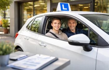 découvrez tout sur le prix de la conduite accompagnée avec une analyse complète des tarifs pratiqués par les auto-écoles. comparez les offres et préparez votre budget sereinement.